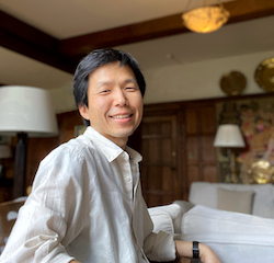 Yul HR Kang (강형률)